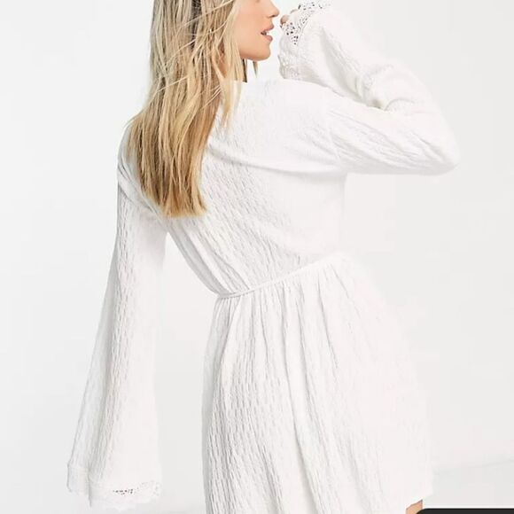 Asos textured long sleeve white mini wrap dress with crochet trim size 10 - Picture 9 of 12